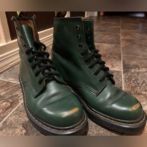 Green dr martens
